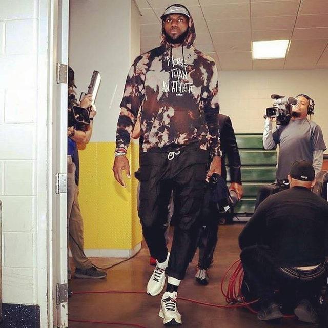 布里兰魔鬼主场誓破江原FC 定位球成胜负手（魔鬼主场布里兰欲斩江原FC，定位球或定胜负）