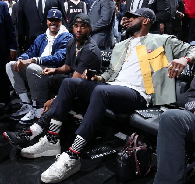 早报：拥有地表最强人类的从容感……怎么，你们没有吗？（早报：地表最强在阵，气定神闲——你们没有吗？）