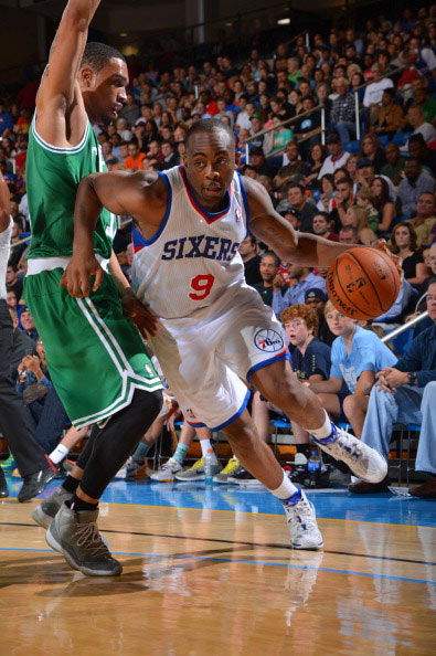 阿斯：阿隆索找到了理想的阵型，防守阶段4-4-2&进攻3-5-2（阿斯：阿隆索确定最佳阵型，防守4-4-2，进攻3-5-2）