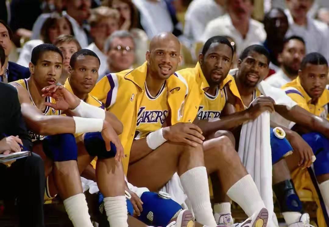 表现不稳，世体：巴萨对巴尔德和孔德当前展现的水平感到担忧（状态起伏，世体：巴萨担忧巴尔德与孔德当下的竞技水平）