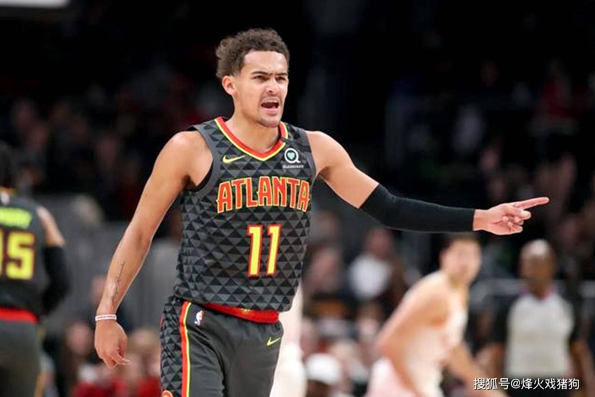 比利亚雷亚尔3-2皇家社会，莫莱罗梅开二度，阿约塞-佩雷斯建功（比利亚雷亚尔3-2力克皇家社会：莫莱罗双响，阿约塞-佩雷斯破门）