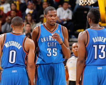 杰威谈合同缩水5000万：我挣很多了，钱可以省下来给队友（杰威回应降薪5000万：我赚得多，钱留给队友）