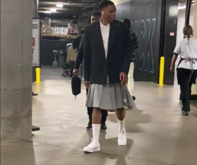 英联杯战报：加纳乔双响，切尔西3-1卡迪夫城，挺进四强（英联杯简讯：加纳乔梅开二度，切尔西3-1力克卡迪夫城，晋级四强）