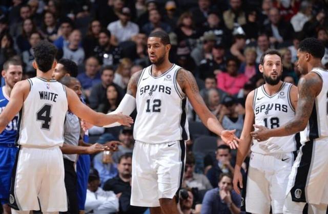 每体：德科在伦敦与多名经纪人会面，目的是了解市场动向（每体：德科赴伦敦约谈多位经纪人，旨在摸清转会市场风向）